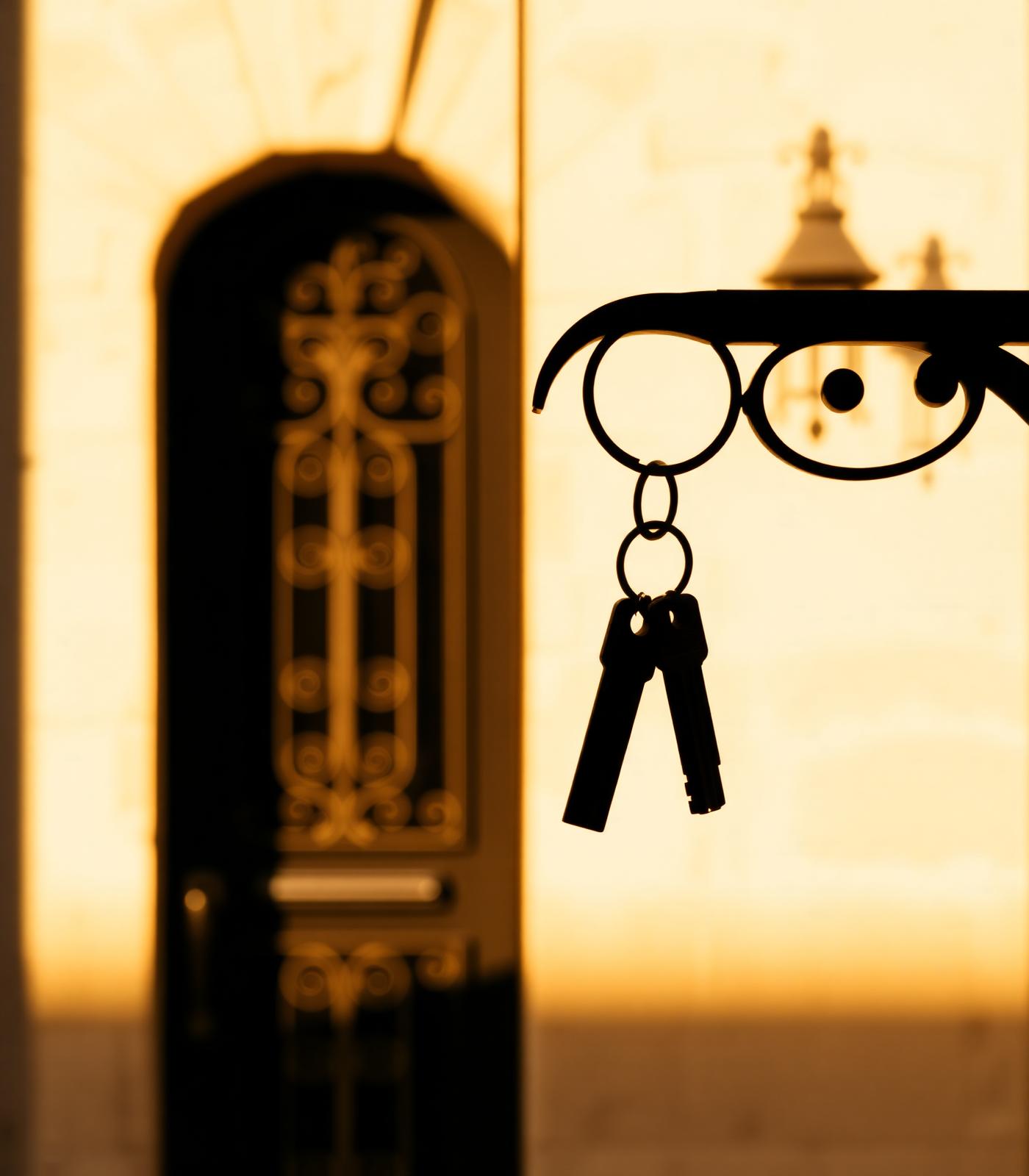 Clés et porte française traditionnelle
